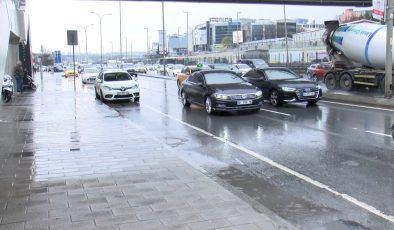 İstanbul’da yağmur etkisiyle trafik yoğunluğu arttı